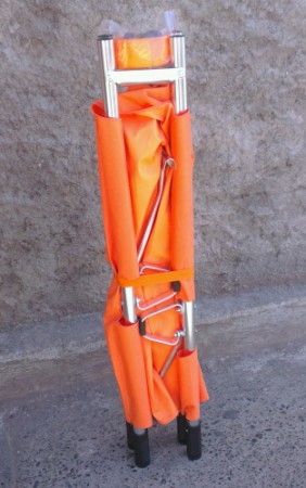 Camilla de lona y aluminio, plegable.